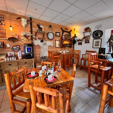 Le Ranch Hotel Brûlon